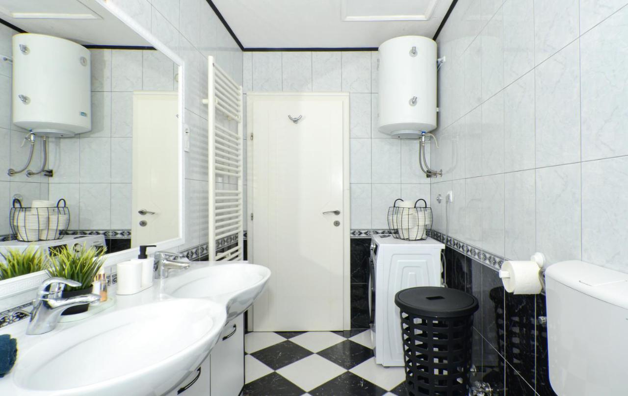 Copacabana Beach Apartments Trogir Exteriér fotografie
