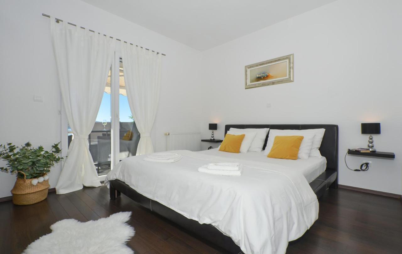Copacabana Beach Apartments Trogir Exteriér fotografie
