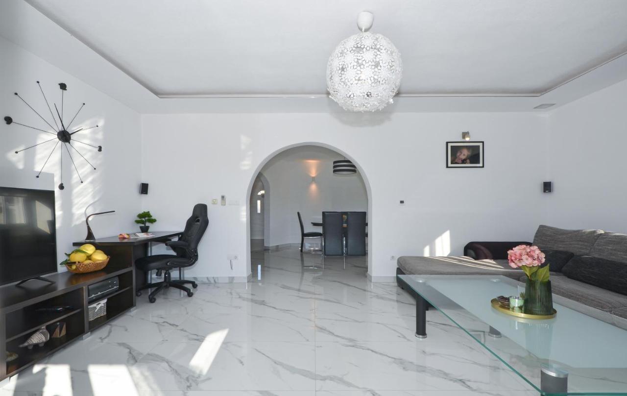 Copacabana Beach Apartments Trogir Exteriér fotografie