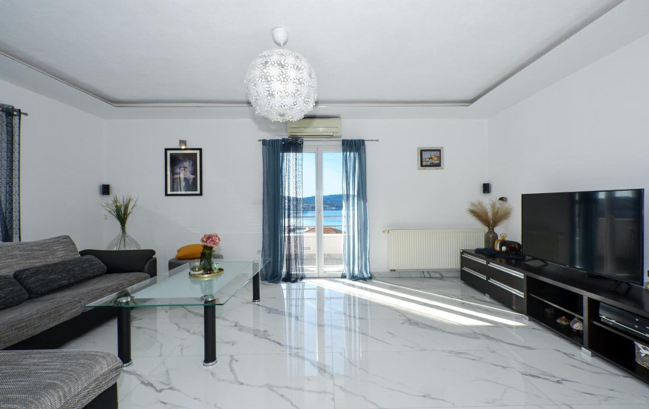 Copacabana Beach Apartments Trogir Exteriér fotografie
